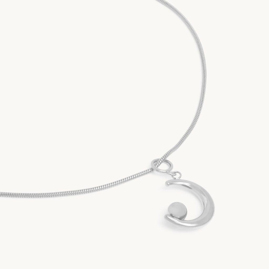 CrescentMoonNecklaceSilver1