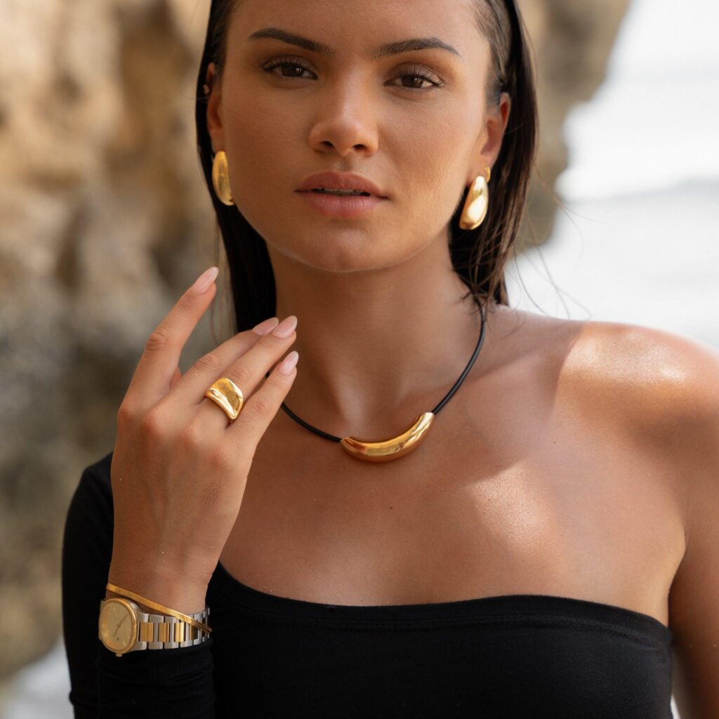 Hemera Necklace — alternative view